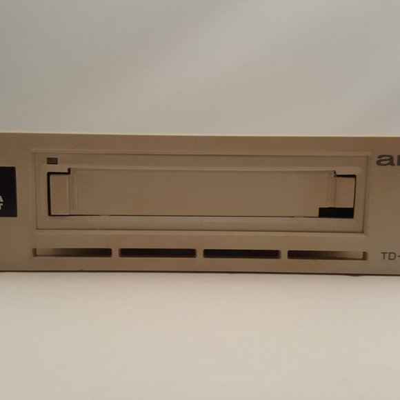 AIWA Bolt Data Streamer Internal IDE Tape Drive TD-AS10 TD-A10 NON-WORKING - Picture 2 of 8
